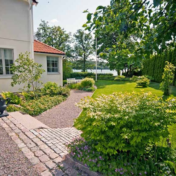 Stensattning runt huset gang vallentuna 570x570